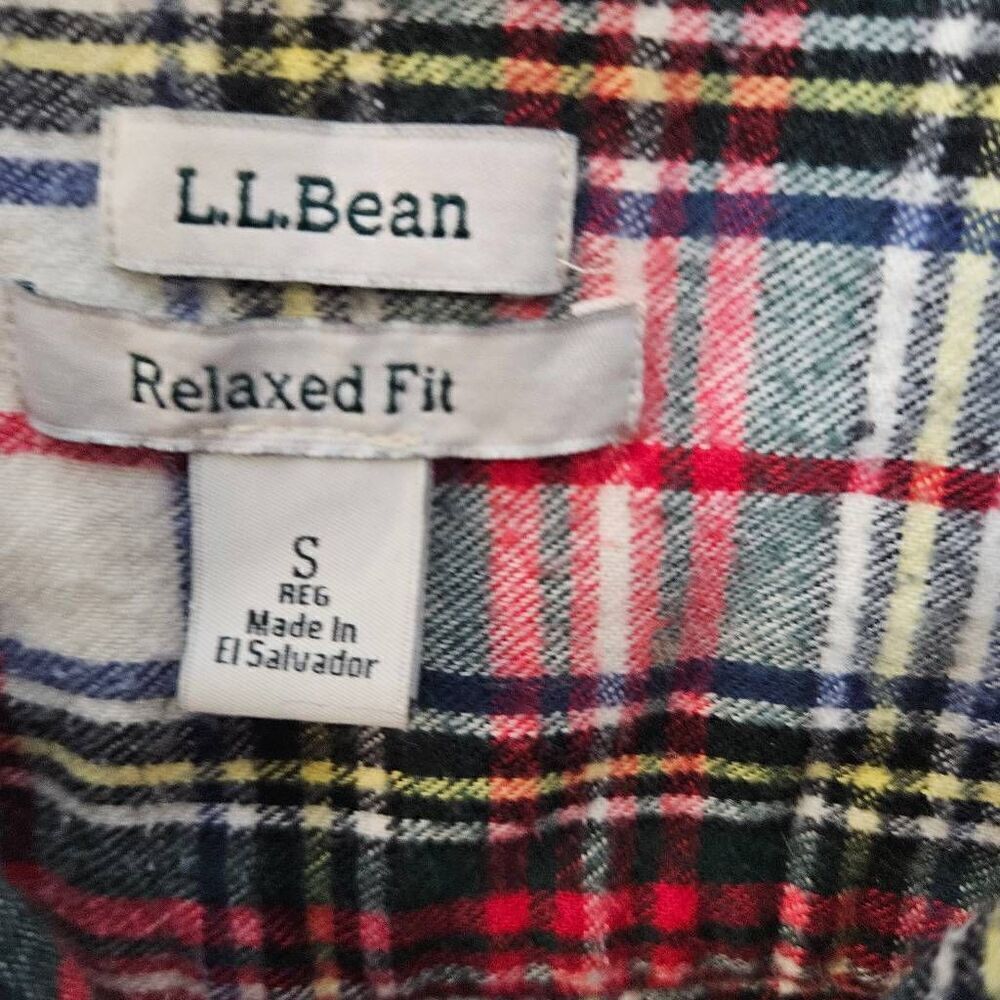 L.L. Bean Women's Scotch Plaid Flannel Shirt, Relaxed Small Red White Green - Picture 2 of 3